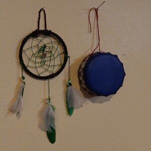 Drums and dream catcher's home made (Klamath Native)